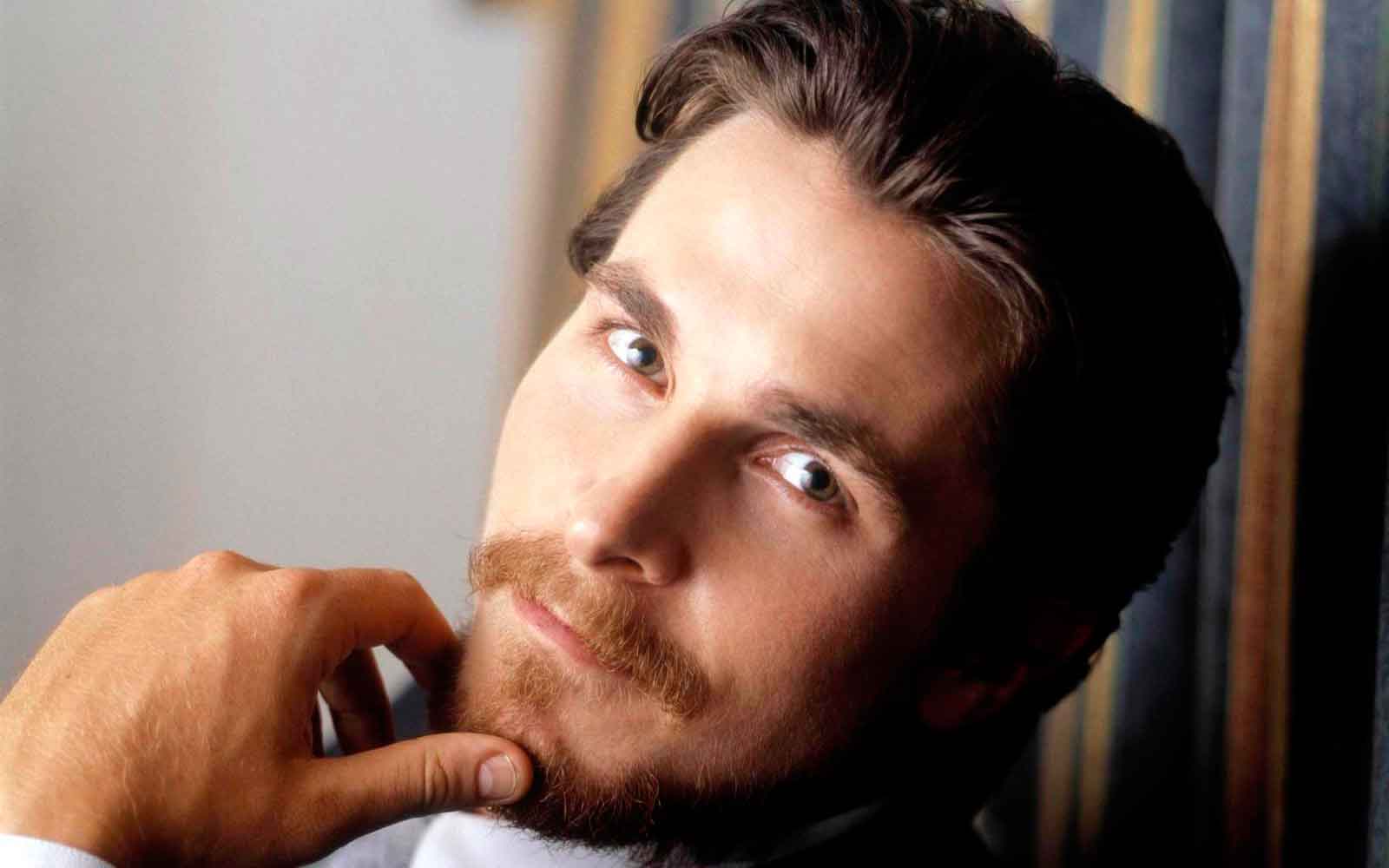 Christian Bale interpretaría a Steve Jobs