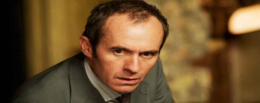 Actor que interpreta a Stannis fue periodista