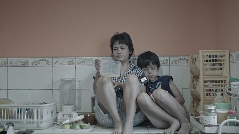 Primer avance de la película peruana Parásito