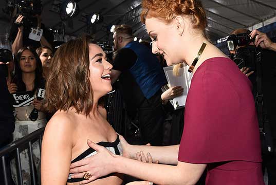 El regalo de Maisie Williams a Sophie Turner por sus 21 años
